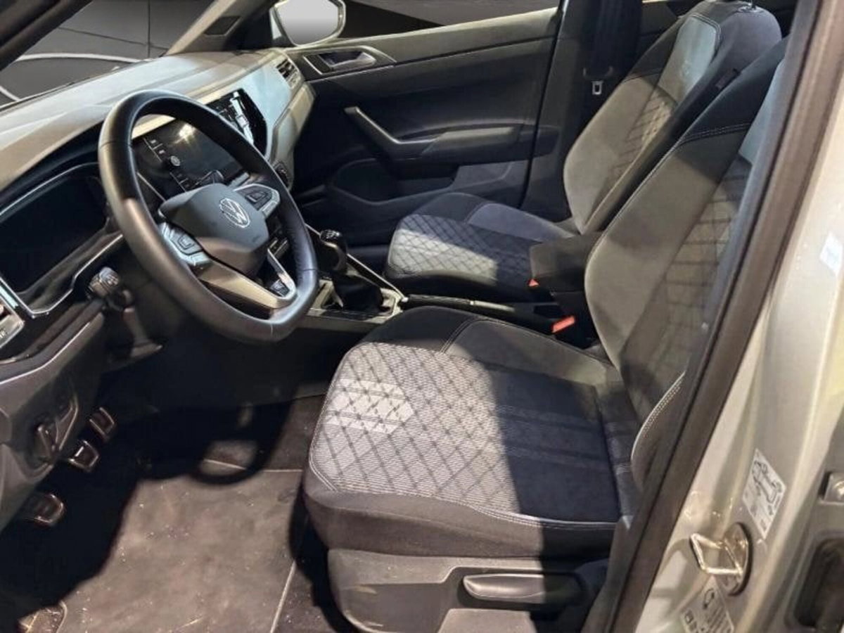 Volkswagen Taigo 1.0 tsi R-Line 115cv (4)