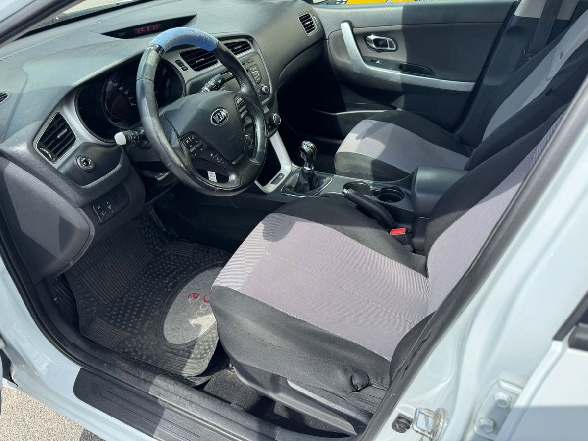 Kia cee'd Sport Wagon 1.6 CRDi 110 CV SW Cool (5)