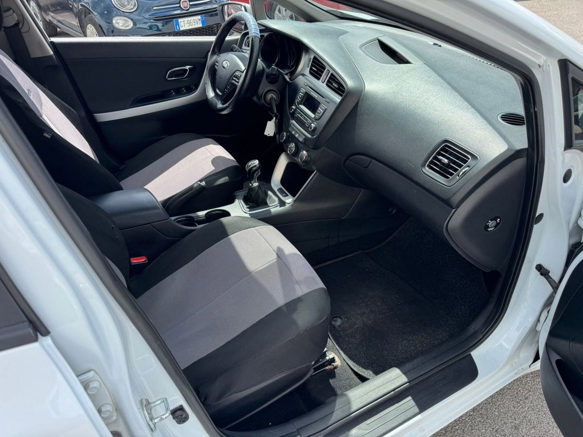 Kia cee'd Sport Wagon 1.6 CRDi 110 CV SW Cool (9)
