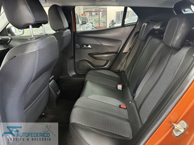 Peugeot 2008 BlueHDi 110 S&S GT (9)