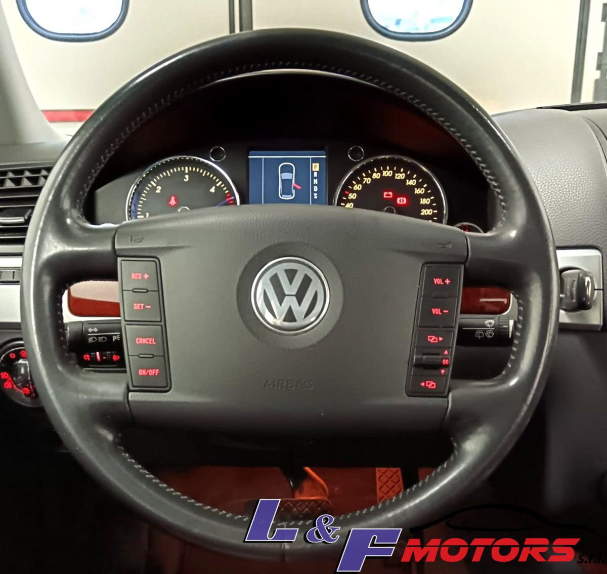 Volkswagen Touareg V6 TDI DPF tiptronic (12)