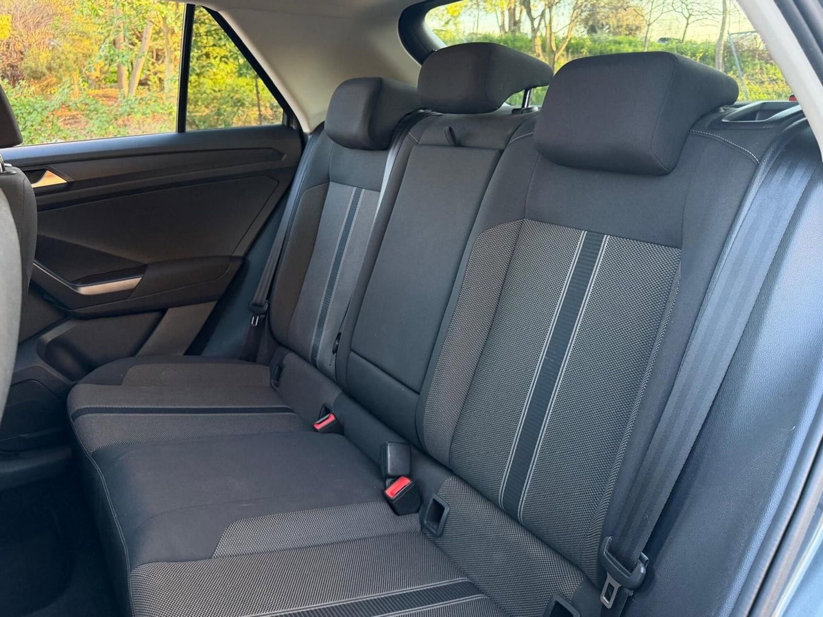 Volkswagen T-Roc 1.0 tsi Edition 110cv (11)