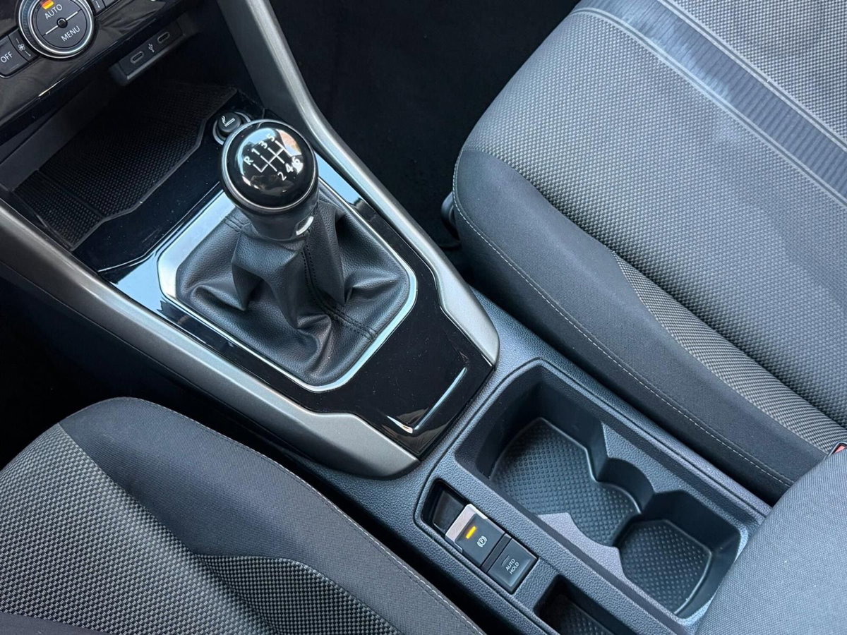 Volkswagen T-Roc 1.0 tsi Edition 110cv (15)