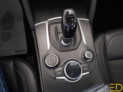 Alfa Romeo Stelvio Stelvio 2.2 Turbodiesel 180 CV AT8 RWD Super (12)