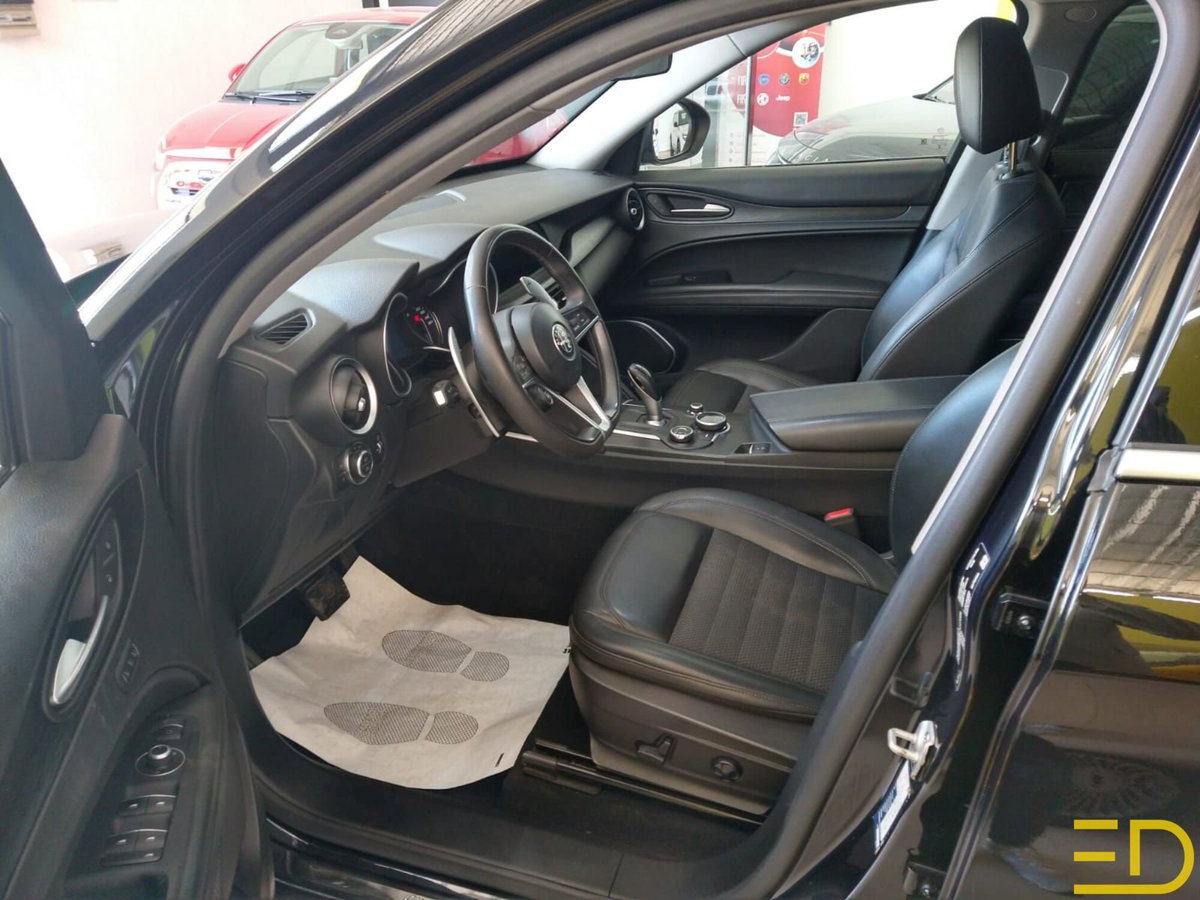 Alfa Romeo Stelvio Stelvio 2.2 Turbodiesel 180 CV AT8 RWD Super (8)