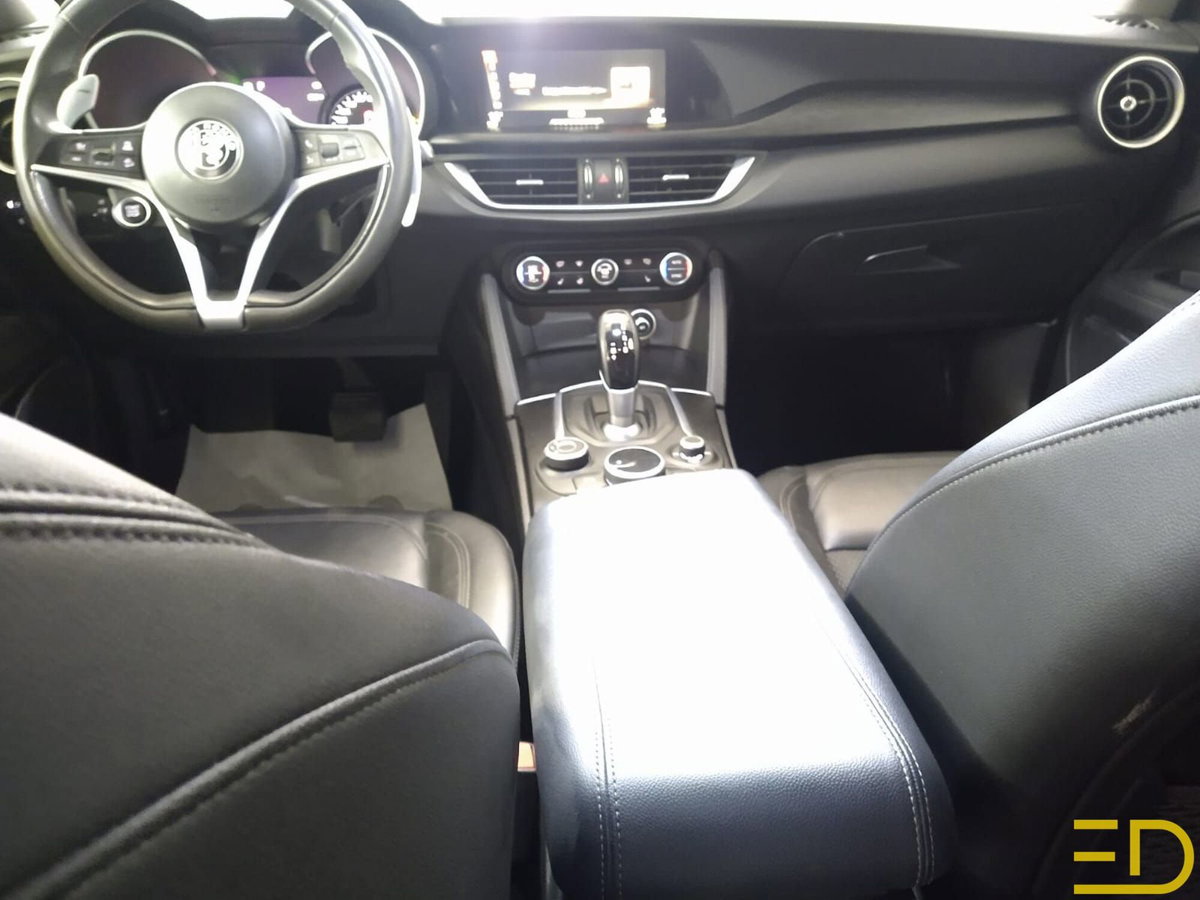 Alfa Romeo Stelvio Stelvio 2.2 Turbodiesel 180 CV AT8 RWD Super (9)
