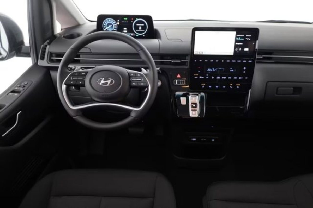 Hyundai Staria 1.6 hev 2wd auto (10)