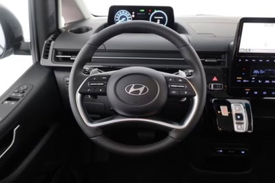Hyundai Staria 1.6 hev 2wd auto (14)