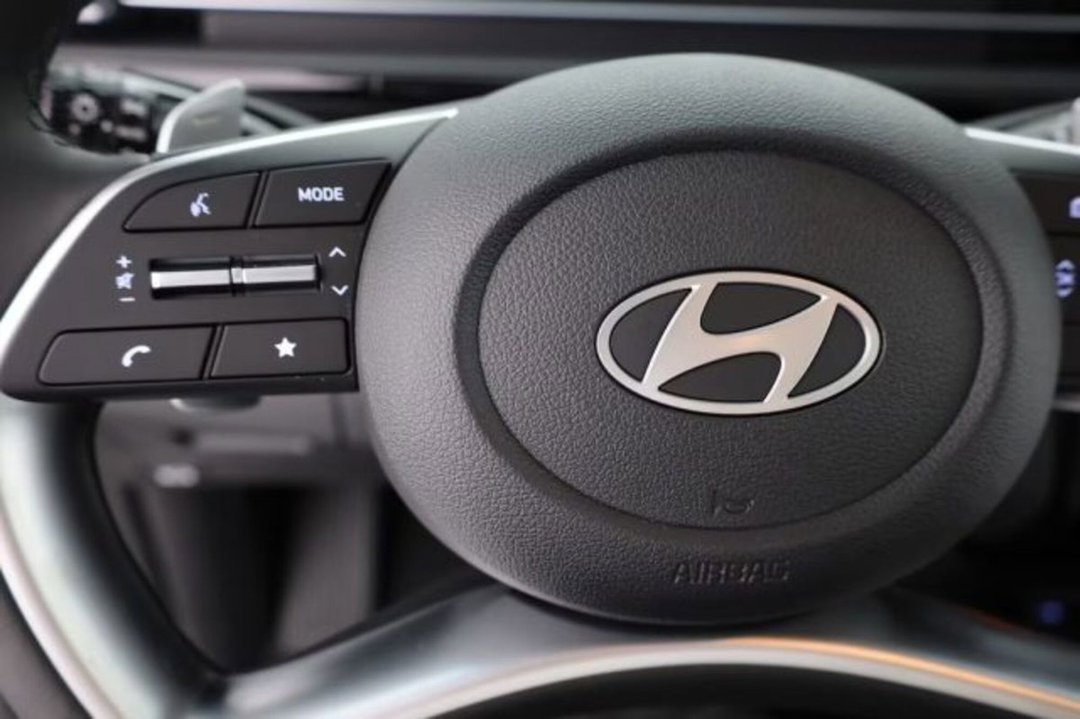 Hyundai Staria 1.6 hev 2wd auto (15)
