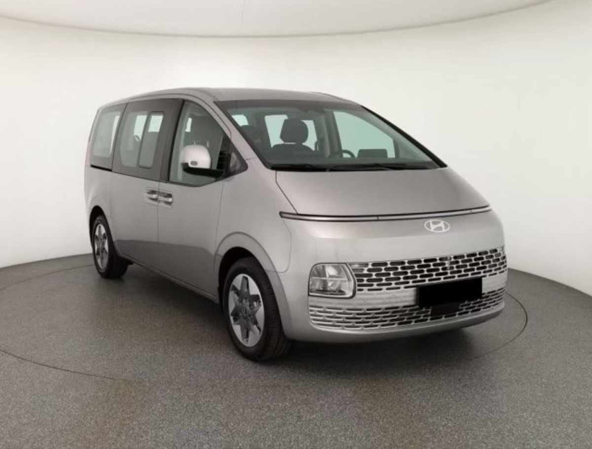 Hyundai Staria 1.6 hev 2wd auto (3)