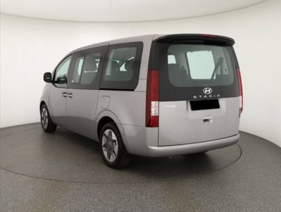 Hyundai Staria 1.6 hev 2wd auto (4)