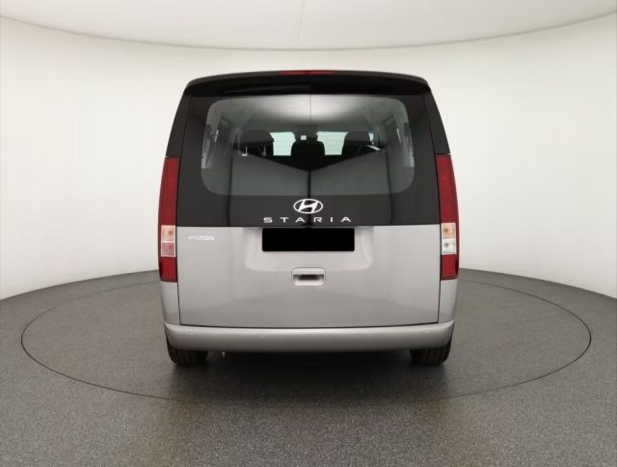 Hyundai Staria 1.6 hev 2wd auto (5)