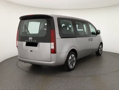 Hyundai Staria 1.6 hev 2wd auto (6)