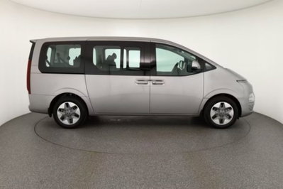 Hyundai Staria 1.6 hev 2wd auto (8)