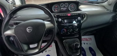 Lancia Ypsilon 0.9 TwinAir 85 CV 5 porte Metano Ecochic Silver (11)