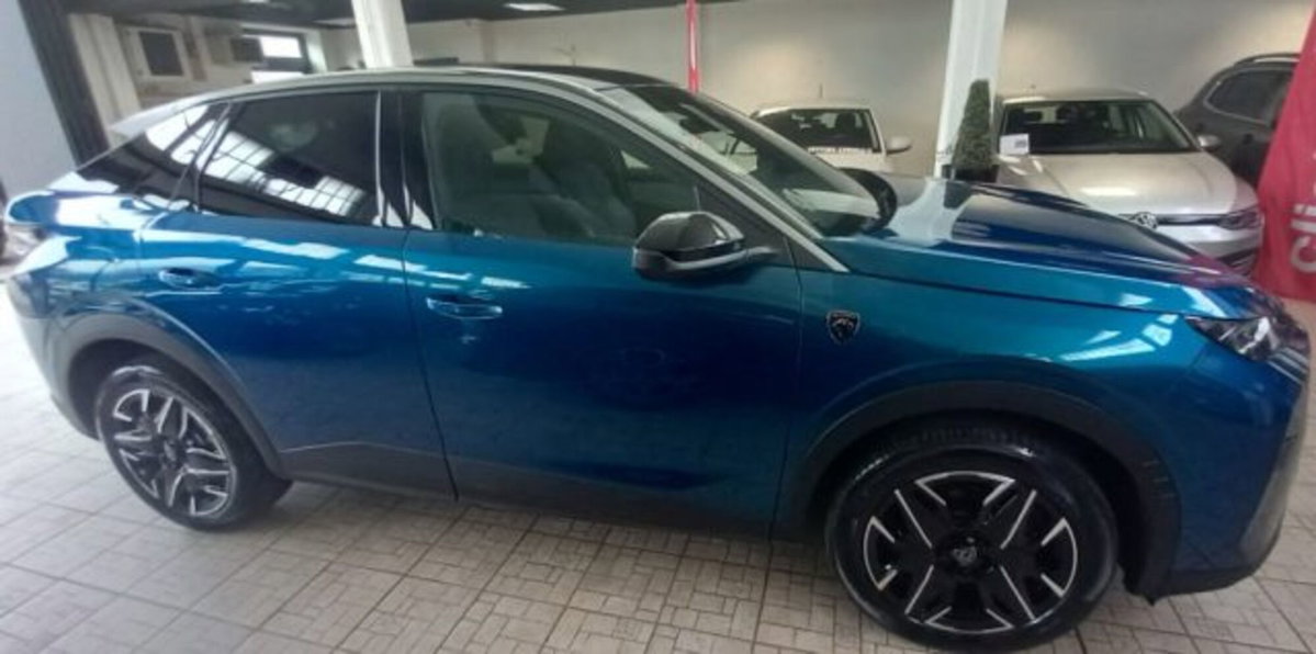 Peugeot 3008 1.2 hybrid GT Exclusive 145cv e-dcs6 (2)