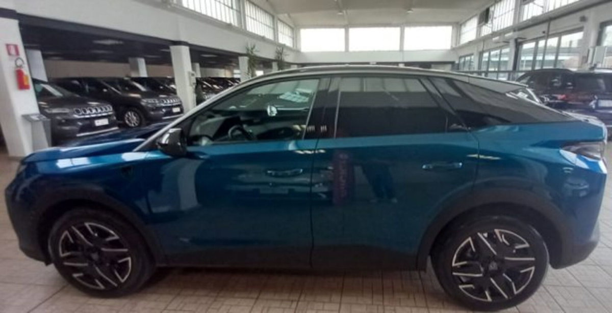 Peugeot 3008 1.2 hybrid GT Exclusive 145cv e-dcs6 (4)