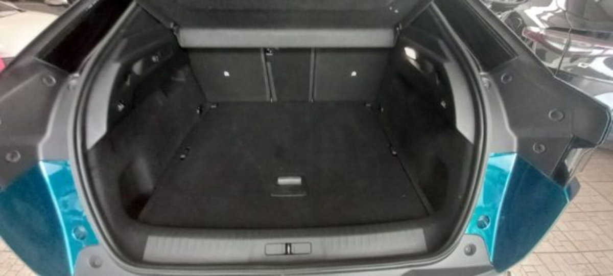 Peugeot 3008 1.2 hybrid GT Exclusive 145cv e-dcs6 (6)