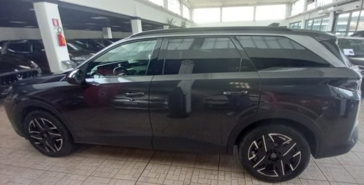 Peugeot 5008 1.2 hybrid 48V Allure Pack 136cv e-dcs 6 (4)