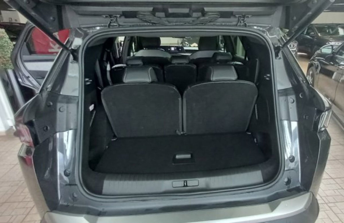 Peugeot 5008 1.2 hybrid 48V Allure Pack 136cv e-dcs 6 (6)