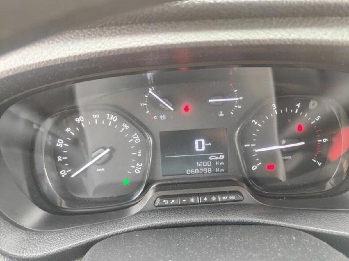 Peugeot Expert Furgone BlueHDi 120 S&S PC-TN Furgone Premium Compact (6)