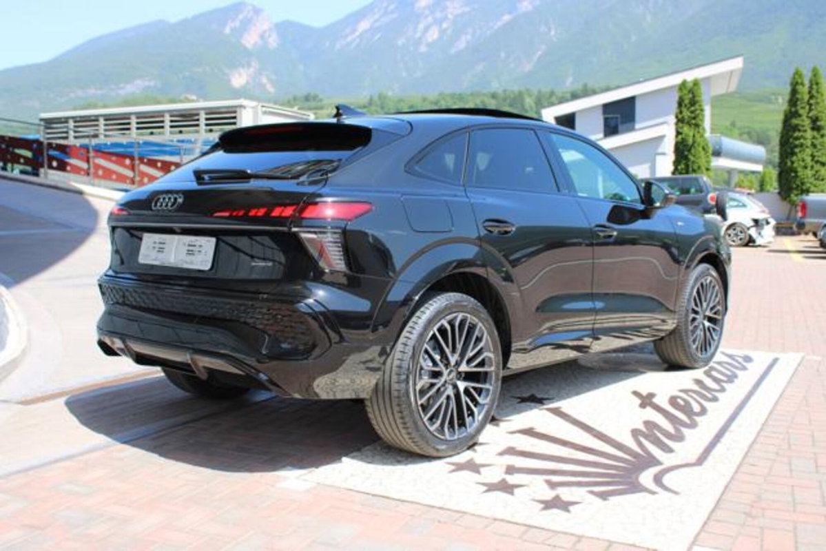 Audi Q3 Sportback 2.0 tfsi S line edition quattro 204cv s-tronic (7)