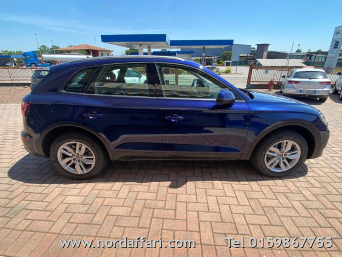 Audi Q5 45 2.0 tfsi mhev 12V S line quattro s-tronic (2)
