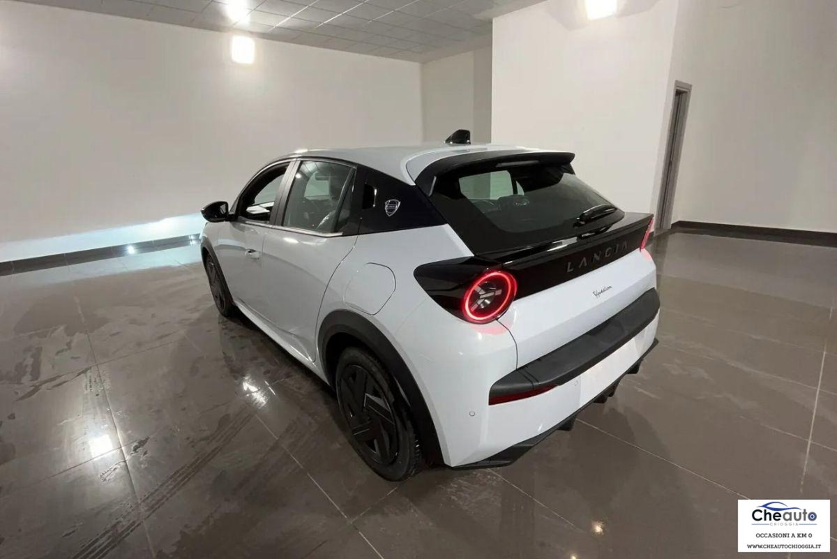 Lancia Ypsilon 1.2 mhev 110cv e-dct (4)