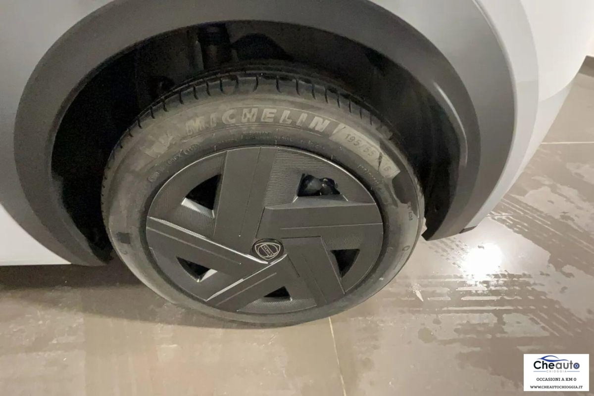 Lancia Ypsilon 1.2 mhev 110cv e-dct (7)