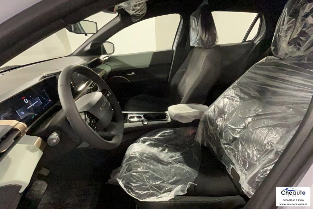 Lancia Ypsilon 1.2 mhev 110cv e-dct (8)