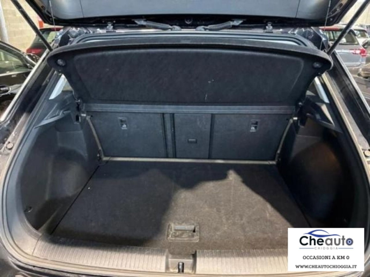 Volkswagen T-Roc 2.0 tdi Life 115cv (8)