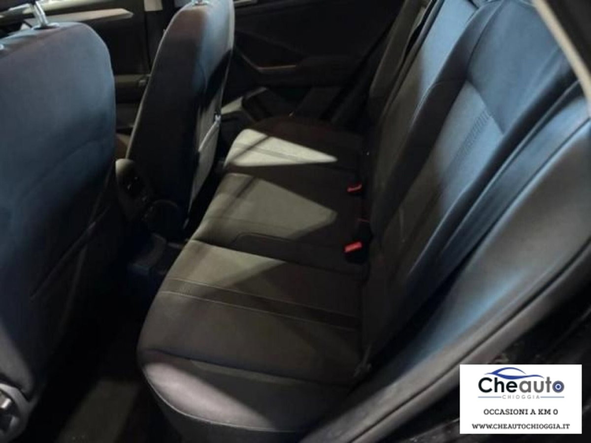 Volkswagen T-Roc 2.0 tdi Life 115cv (9)