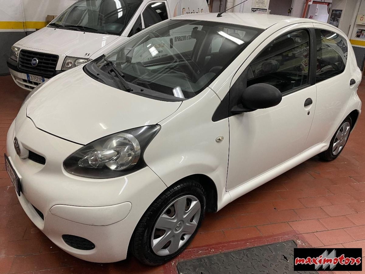 Toyota Aygo 1.0 12V VVT-i 5 porte Sol Connect