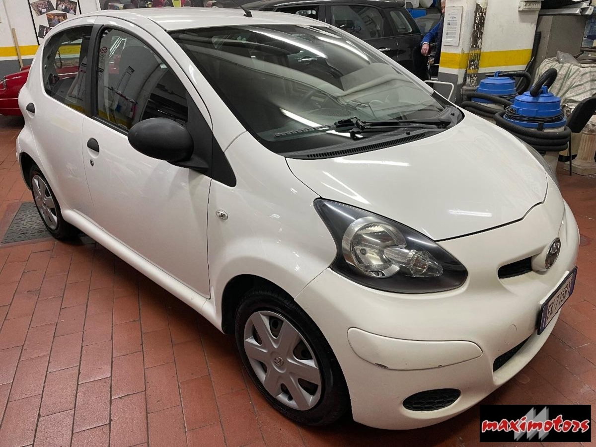 Toyota Aygo 1.0 12V VVT-i 5 porte Sol Connect (11)