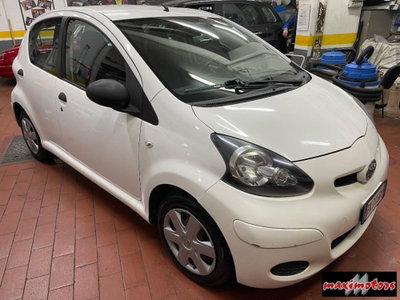 Toyota Aygo 1.0 12V VVT-i 5 porte Sol Connect (11)