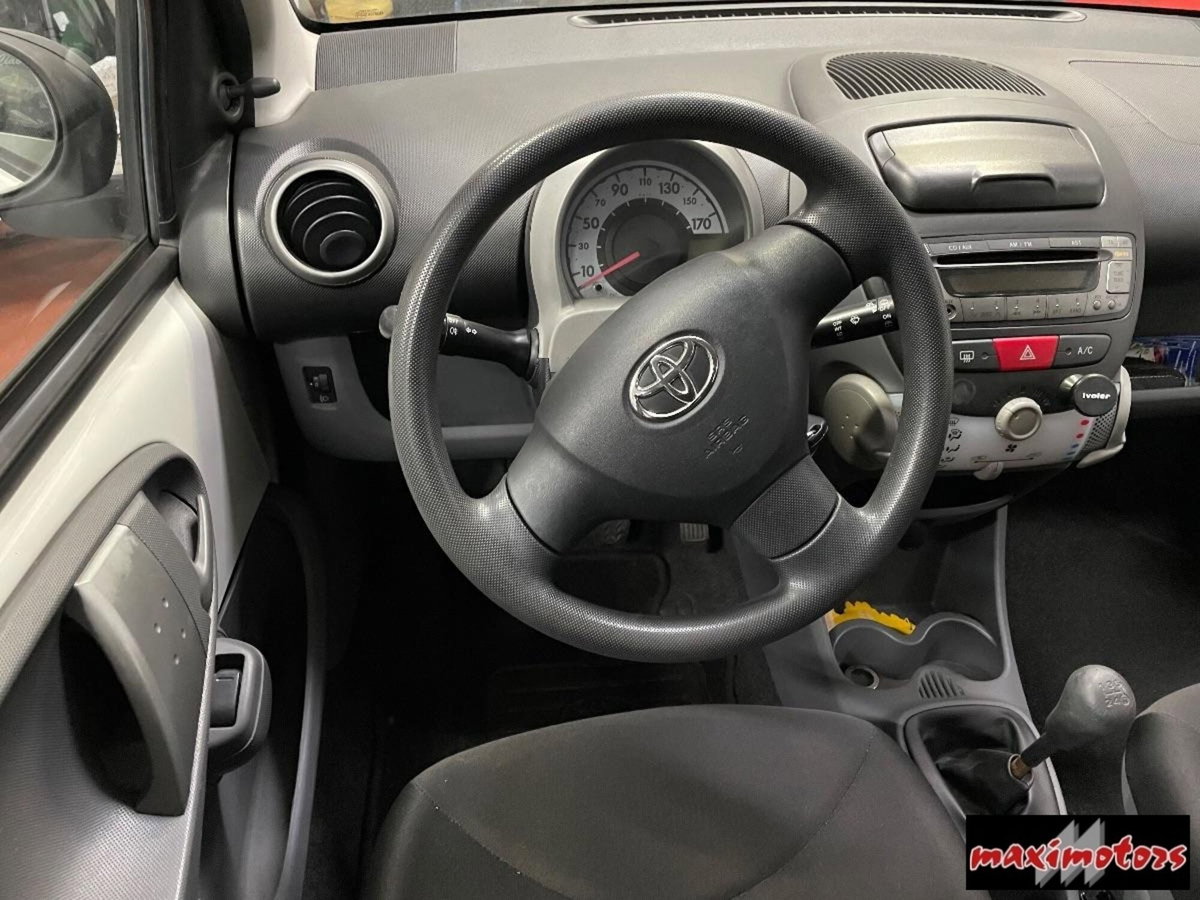 Toyota Aygo 1.0 12V VVT-i 5 porte Sol Connect (3)