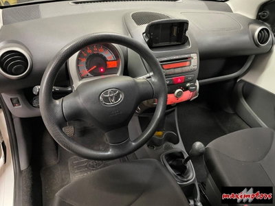 Toyota Aygo 1.0 12V VVT-i 5 porte Sol Connect (4)