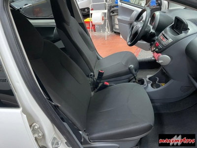 Toyota Aygo 1.0 12V VVT-i 5 porte Sol Connect (5)