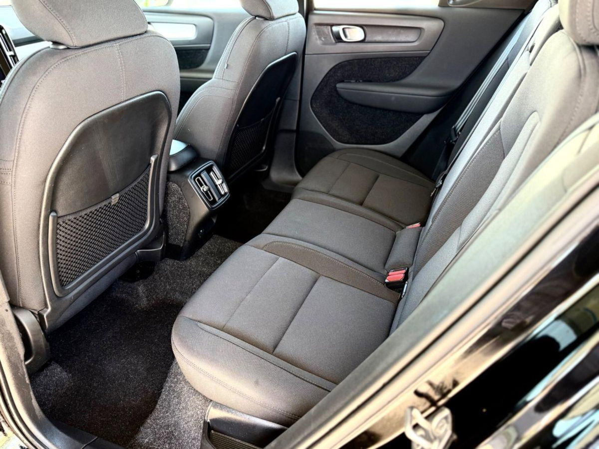 Volvo XC40 T3 Momentum Pro (16)