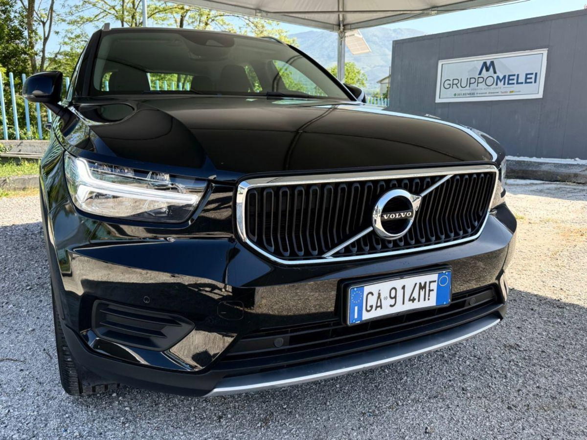 Volvo XC40 T3 Momentum Pro (2)