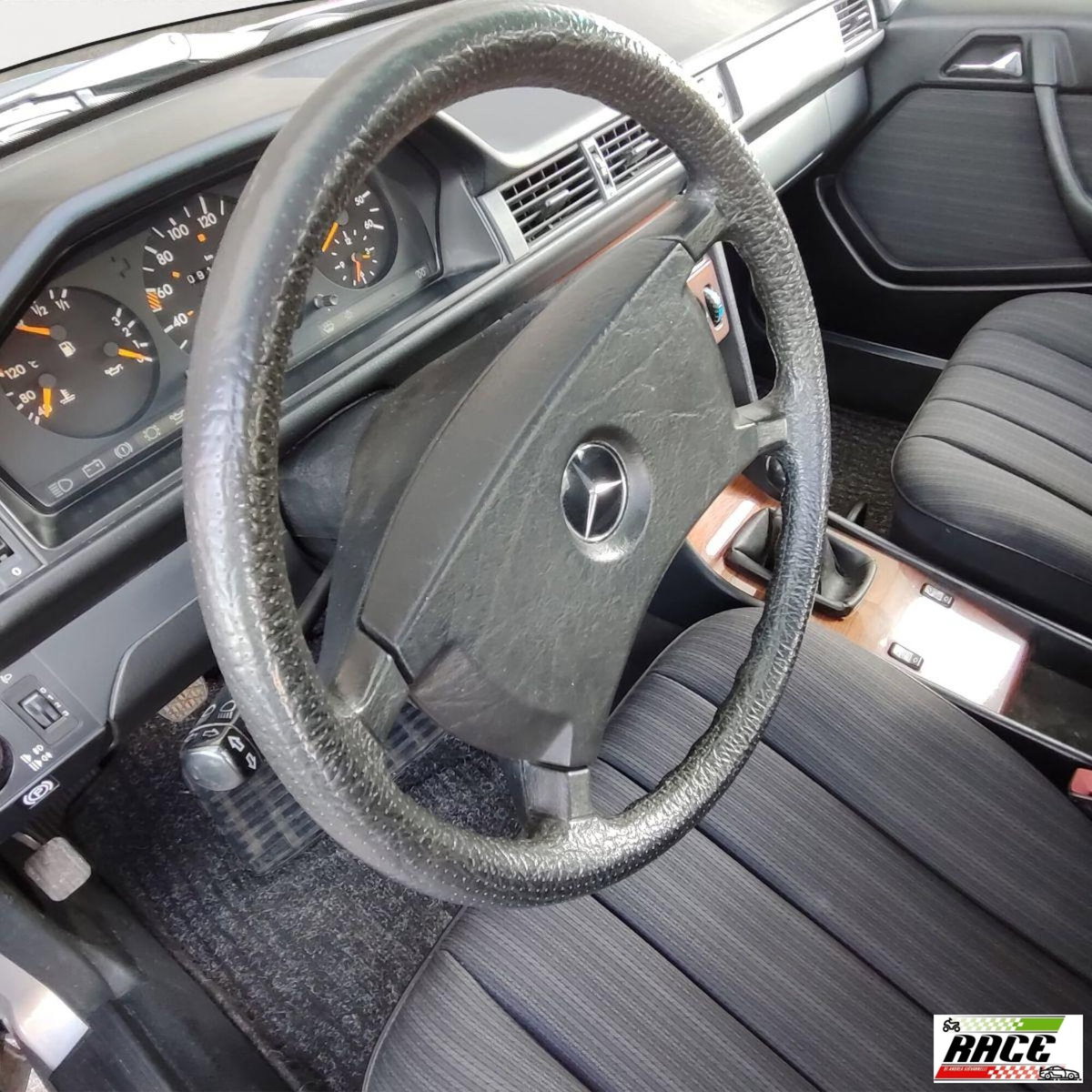 Mercedes-Benz 250 250 diesel (10)