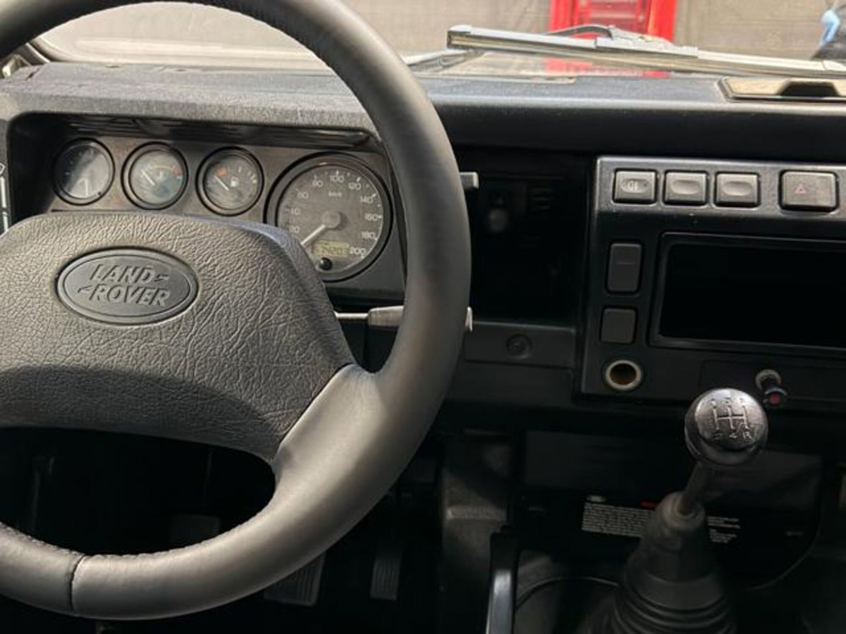 Land Rover Defender 130 2.5 Td5 cat CrewCab S (9)