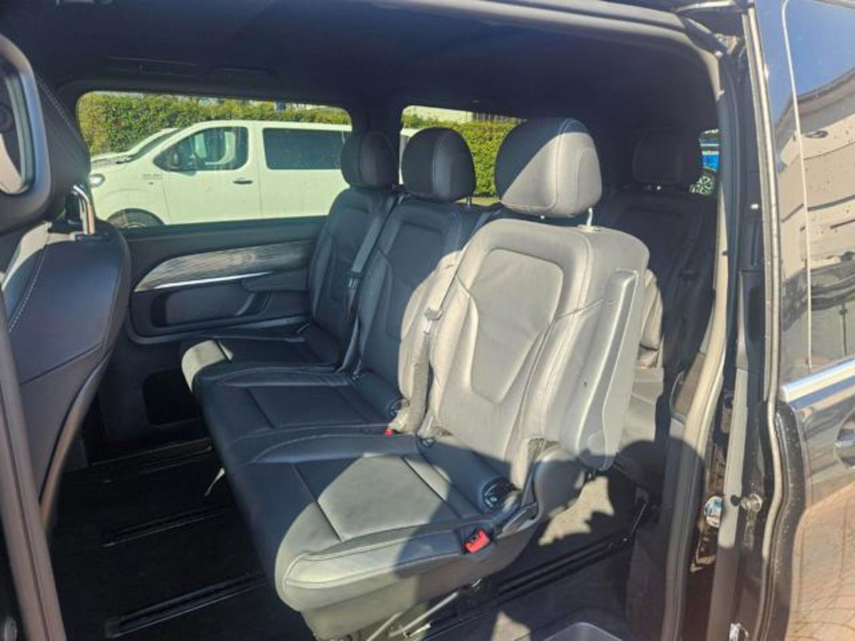 Mercedes-Benz Classe V Extralong 300 d Style auto (10)