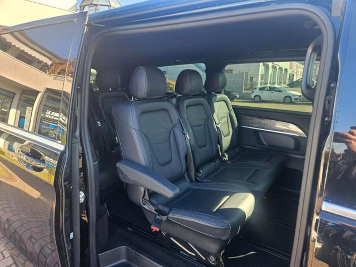 Mercedes-Benz Classe V Extralong 300 d Style auto (11)