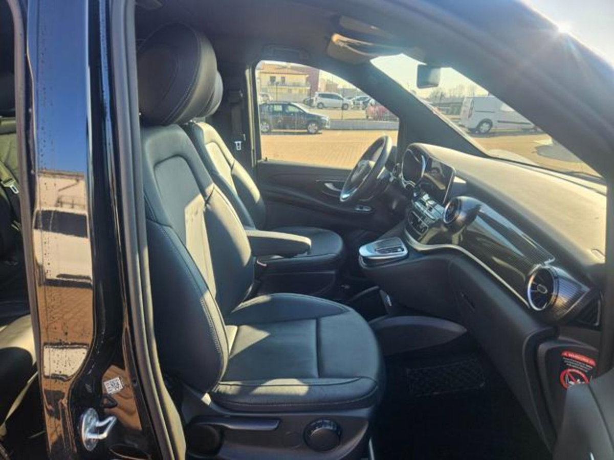 Mercedes-Benz Classe V Extralong 300 d Style auto (12)