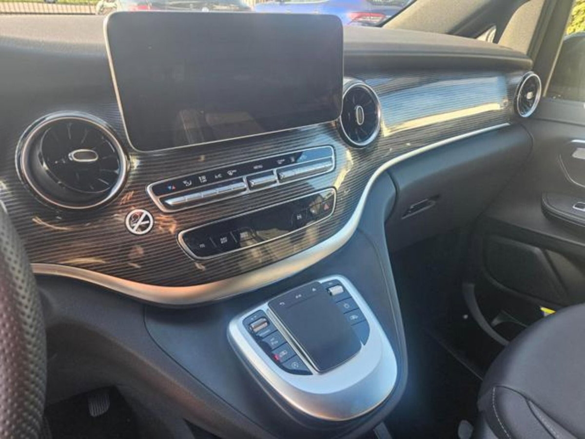 Mercedes-Benz Classe V Extralong 300 d Style auto (15)