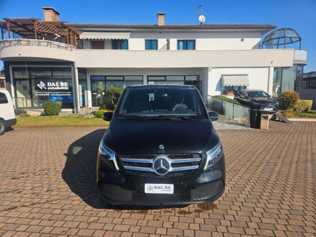 Mercedes-Benz Classe V Extralong 300 d Style auto (2)
