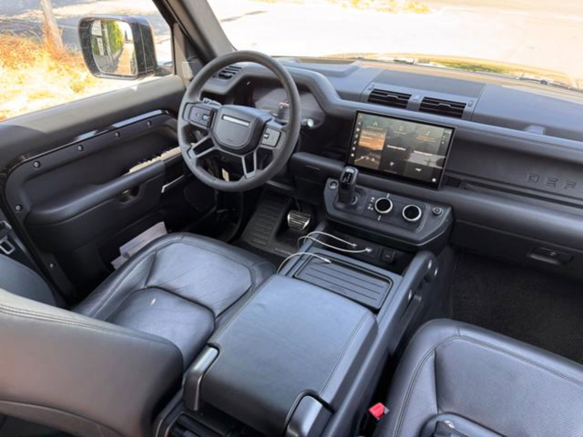 Land Rover Defender 110 5.0 V8 awd 525cv auto (10)