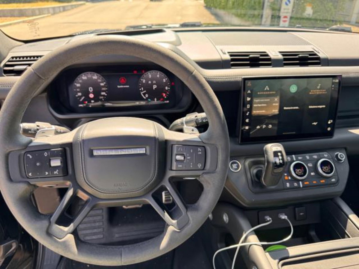 Land Rover Defender 110 5.0 V8 awd 525cv auto (6)