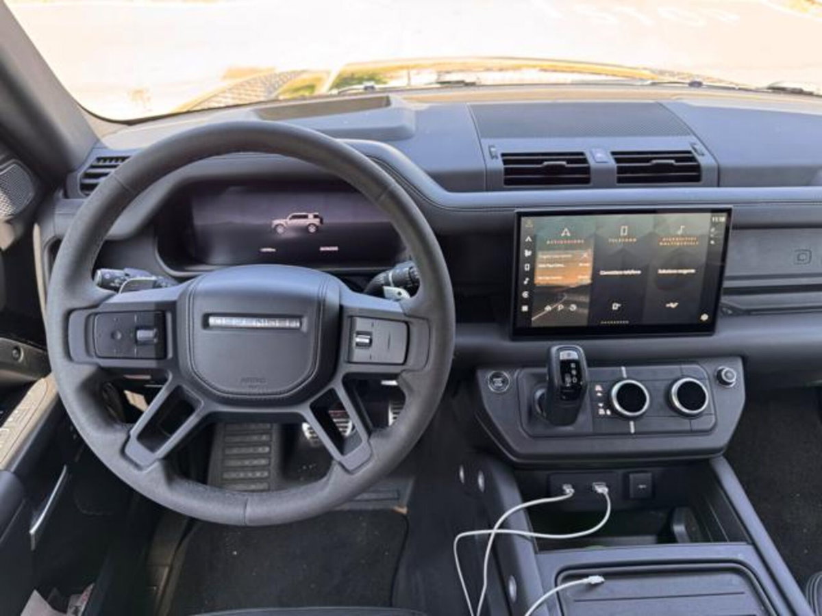 Land Rover Defender 110 5.0 V8 awd 525cv auto (7)